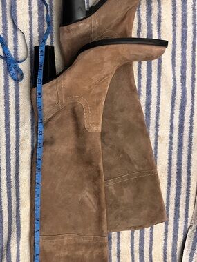 Suede Knee-High Heeled Boots in Taupe